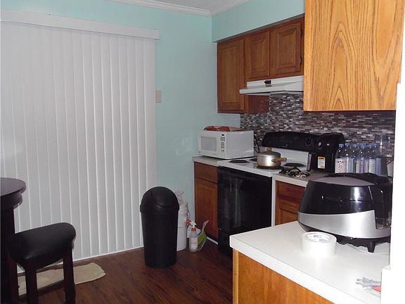 5th image of 1180 Country Ct