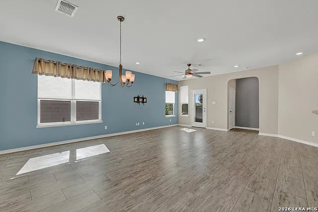 3 bed, 2.0 bath, 1610 sqft, $1,895 — Photo 4