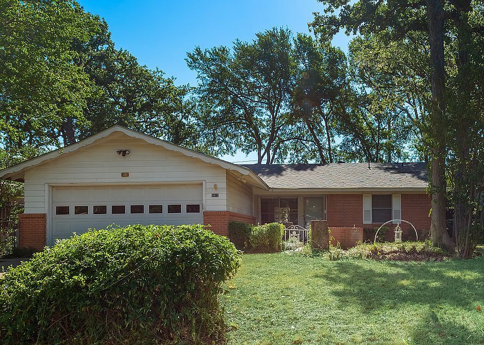 1st image of 1812 Oakhurst Dr