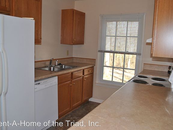 4th image of 5306 N Oaks Dr
