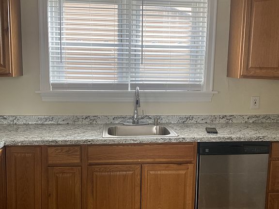 5th image of 12 E Lancaster Ave APT 203