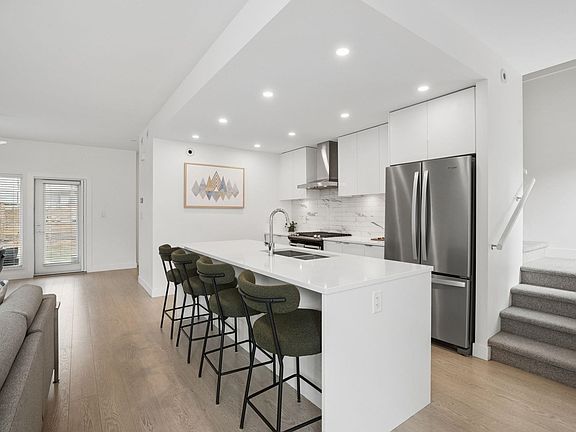 3rd image of 3596 Salal Dr #16