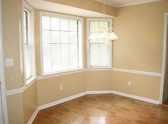 4th image of 2305 Creekwood Dr