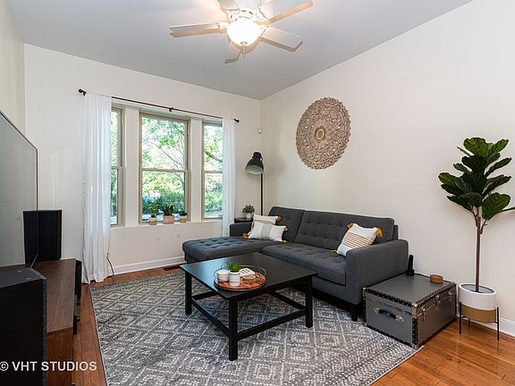 2nd image of 6221 N Greenview Ave #1