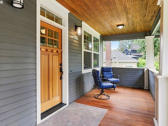 4th image of 4429 SE Tibbetts St