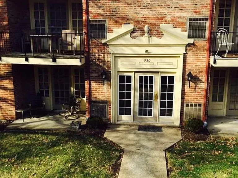 930 Margarite Dr #D — Photo 1