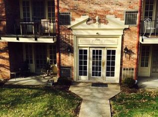 930 Margarite Dr APT D, Pittsburgh, PA 15216