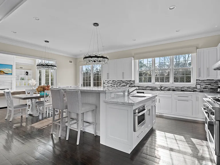 490 Montauk Hwy — Photo 12