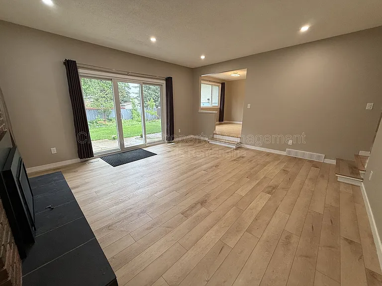 18 Trinity Pl W — Photo 11