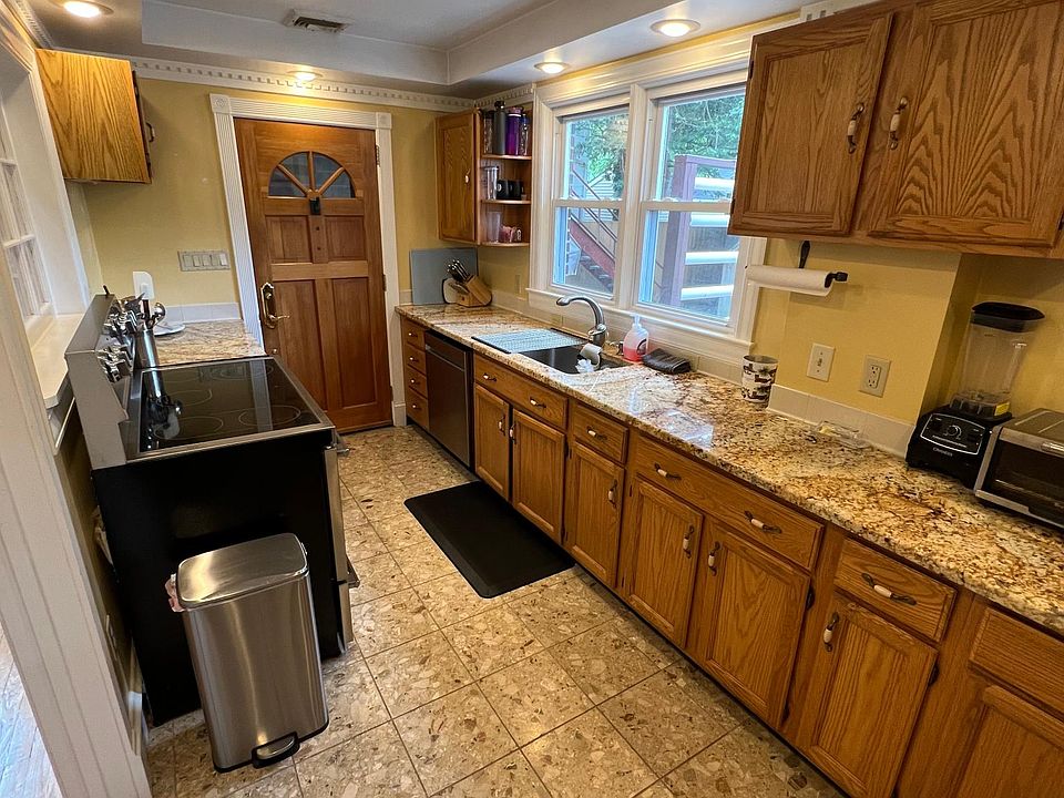 1st image of 9 Elm Ave