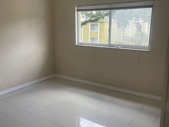 2nd image of 3206 W Azeele St #15