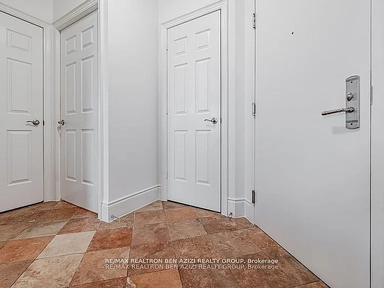80 Harrison Garden Blvd #2324 — Photo 2