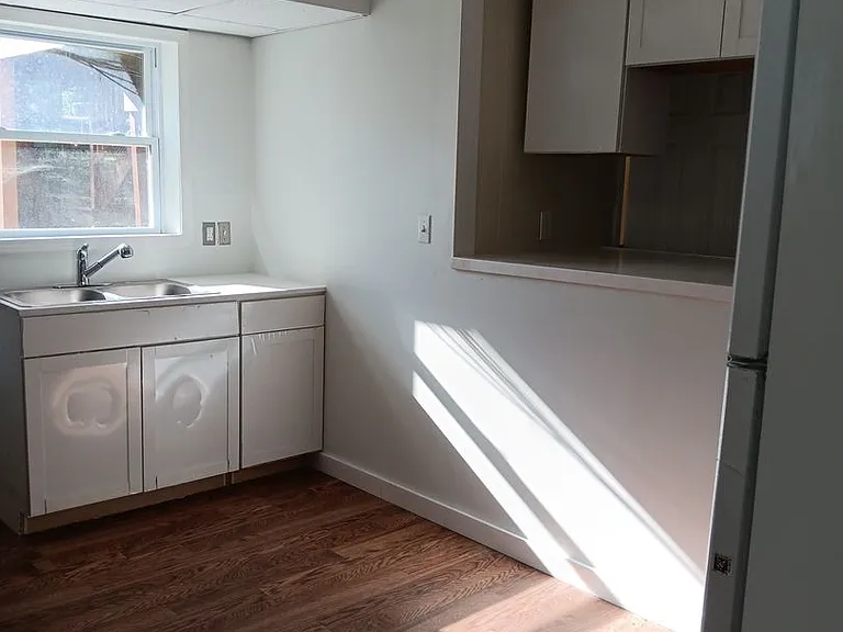 110 Middlesex Dr — Photo 25