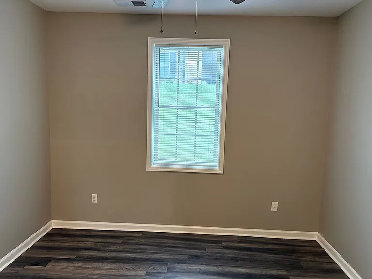 236 Calumet Dr — Photo 9