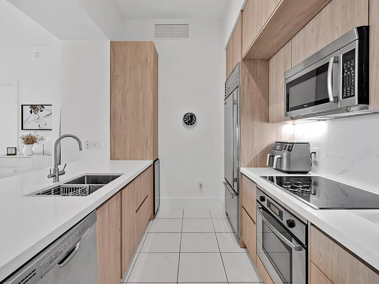 951 Brickell Ave #Penthouse 4111 — Photo 22