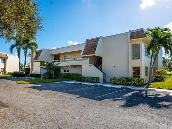 7231 W Country Club Dr N APT 232, Sarasota, FL 34243