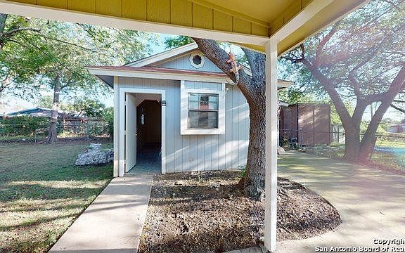 5th image of 7914 Sugarfoot Dr