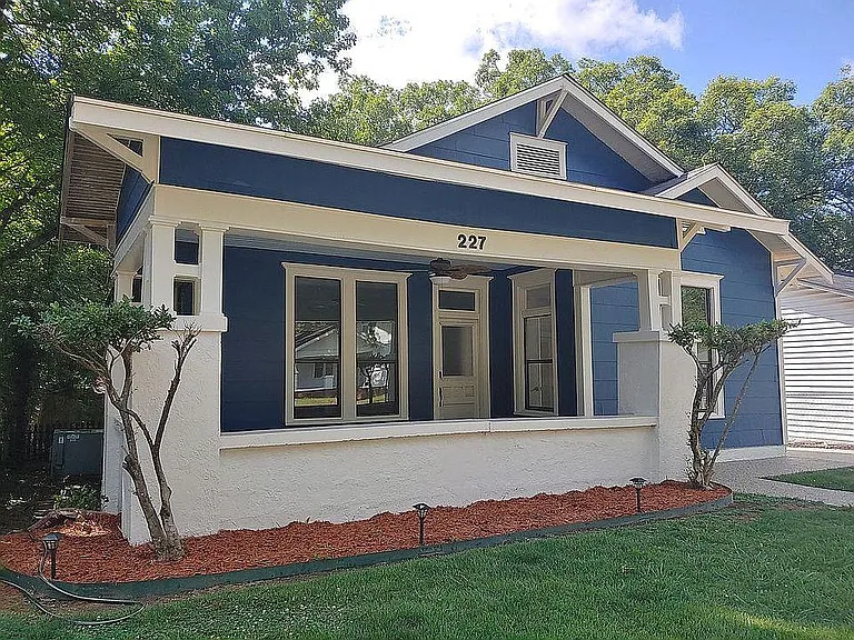 227 Pecan St — Photo 2