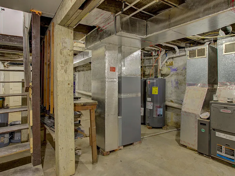 537 N Plum St — Photo 28