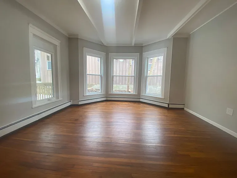 142 N Mechanic St — Photo 22