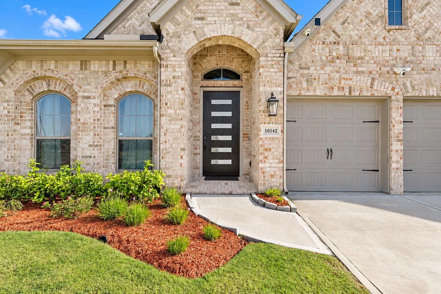 4 bed, 3.0 bath, 3034 sqft, $3,750 — Photo 3