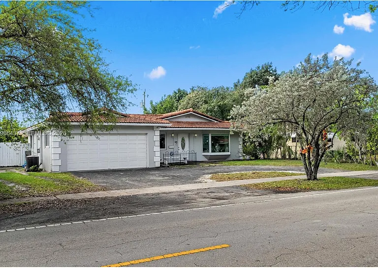4306 Johnson St — Photo 25