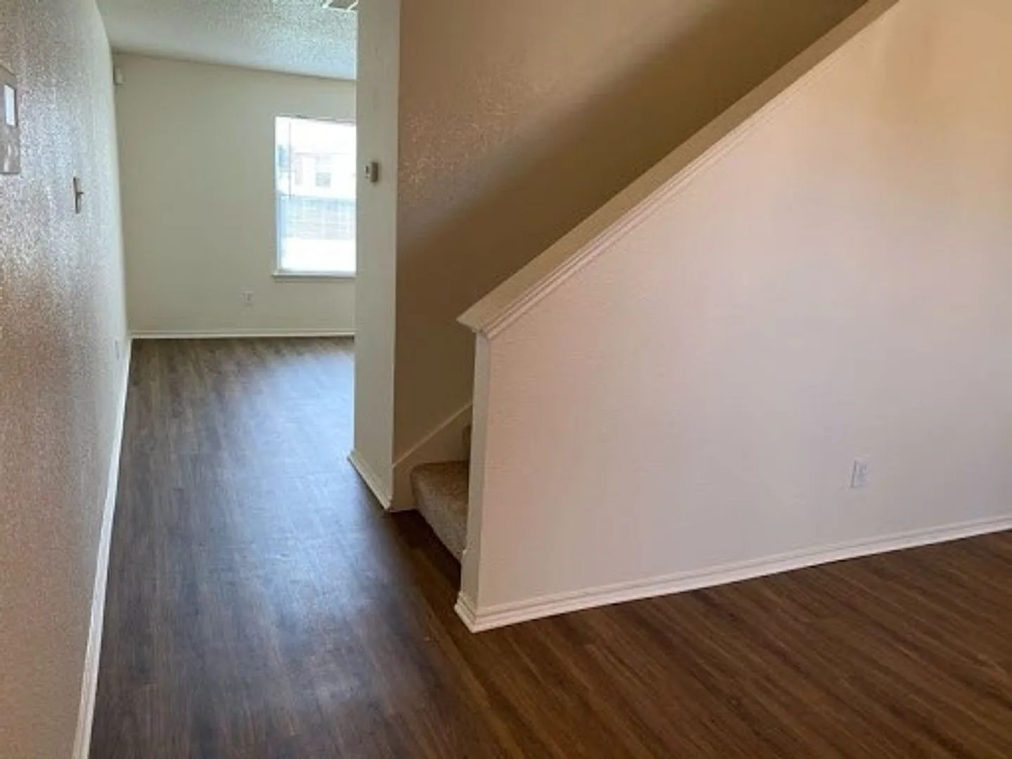 Beautiful 2 Story Home in Sendera Ranch — Photo 2