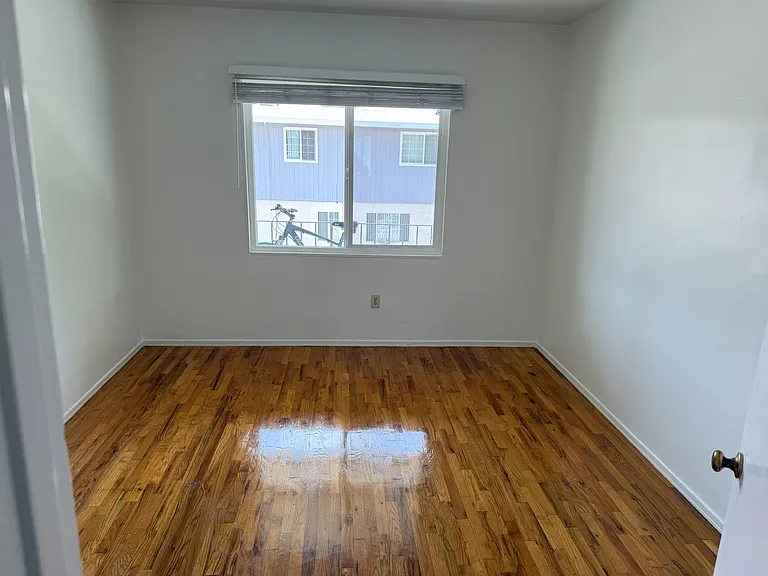 5632 Kester Ave #6 — Photo 9