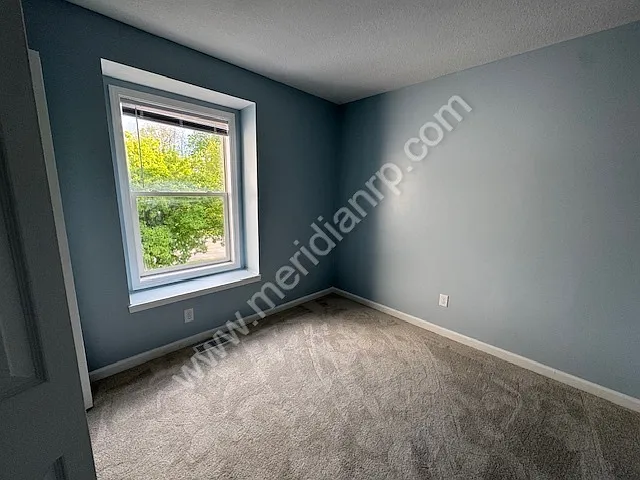 1131 E Lewis St — Photo 14