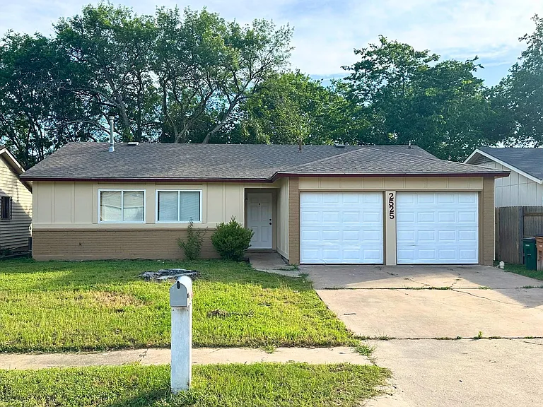 2525 Dovemeadow Dr — Photo 1