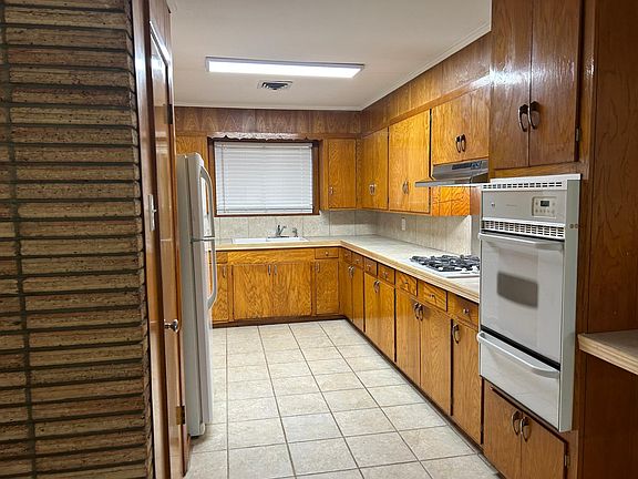 4th image of 210 Maridale Dr