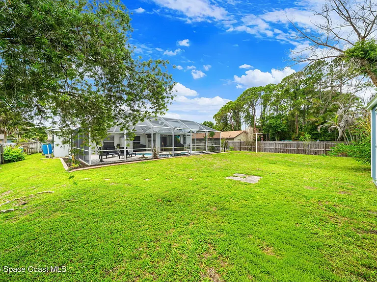 831 Koln Ct NW — Photo 33