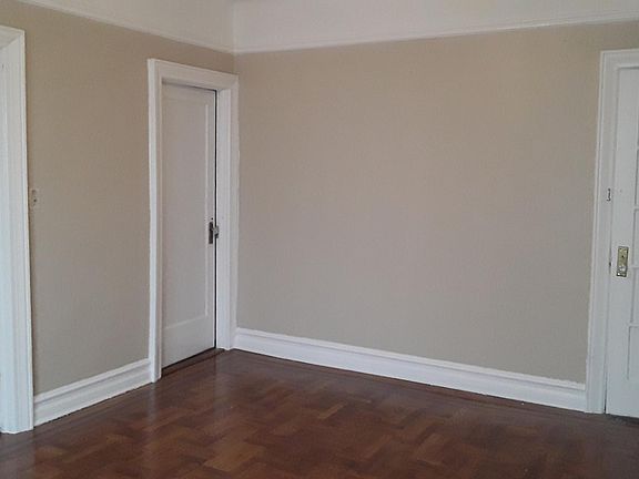 5th image of 1041 Ward Ave #2