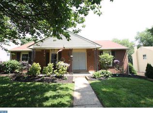 813 W Rolling Rd, Springfield, PA 19064