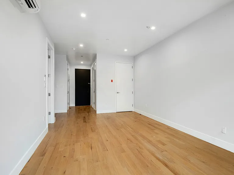 71 Cooper St #4B — Photo 5