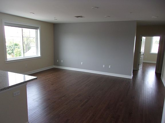 3rd image of 945 Kenmore Ave APT 301