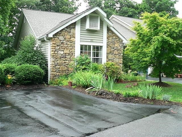 1st image of 810 S Park Pl