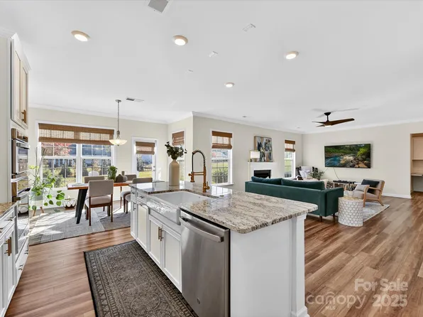 244 Bouchard Dr, Waxhaw, NC 28173