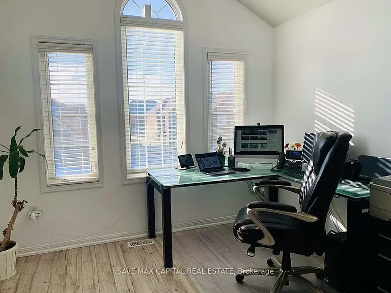 15 Apple Valley Way — Photo 2