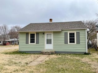 1030 N 12th St, Salina, KS 67401