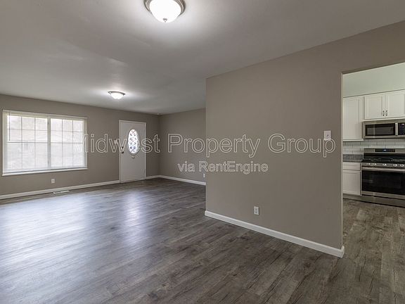 3rd image of 1340 Willowbrook Dr