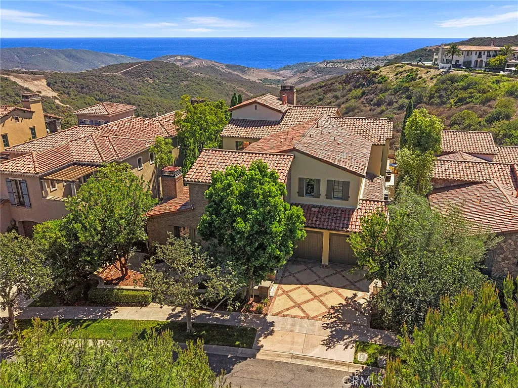 5 bed, 6.5 bath, 5257 sqft, $35,000 — Photo 1