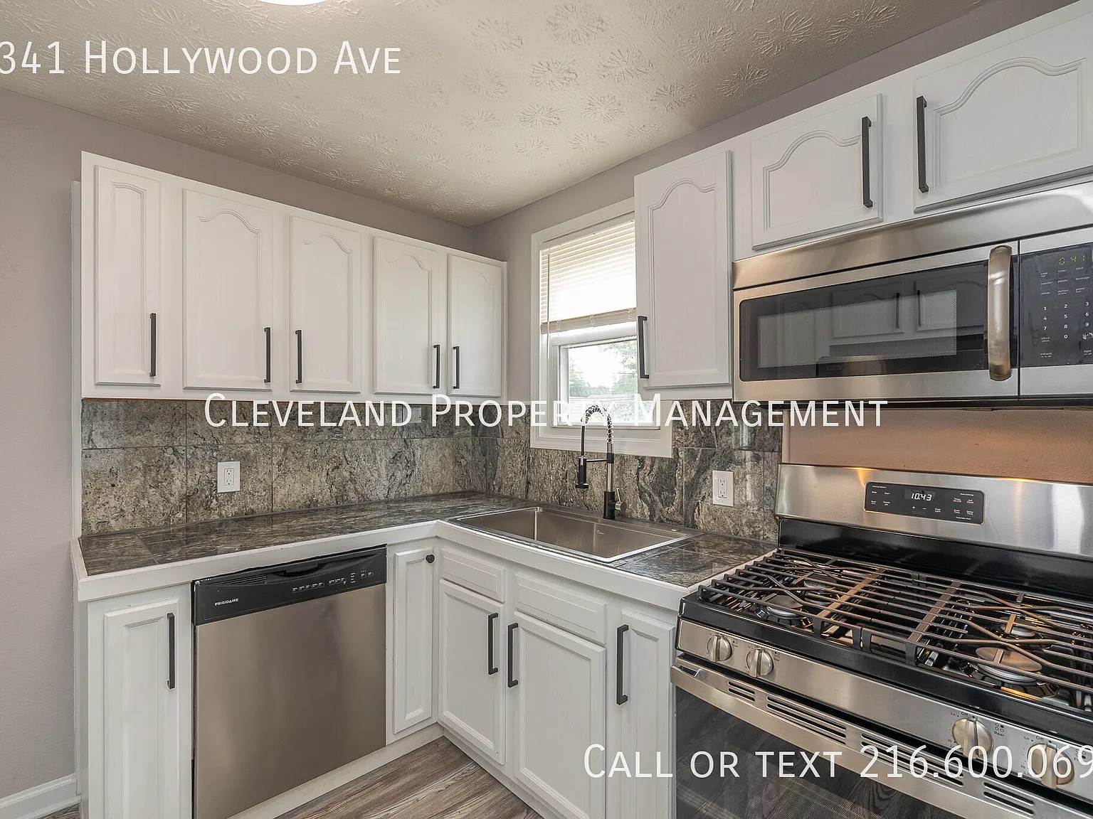 Renovated 3 Bedroom in Maple Hts — Photo 2