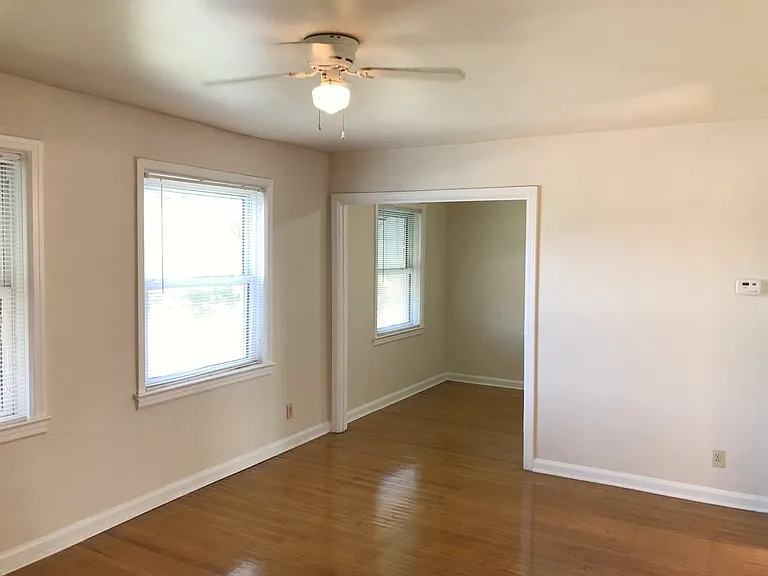 Nola Court Apartments — Photo 98