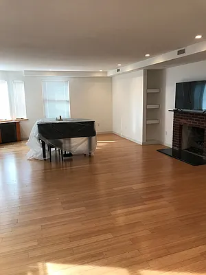 Rented by Reliance Realty Partners LLC  | media 44