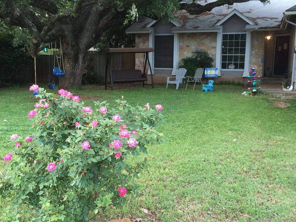 Stone address marker w/roses