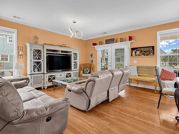 2nd image of 124 Rainbow Dr.