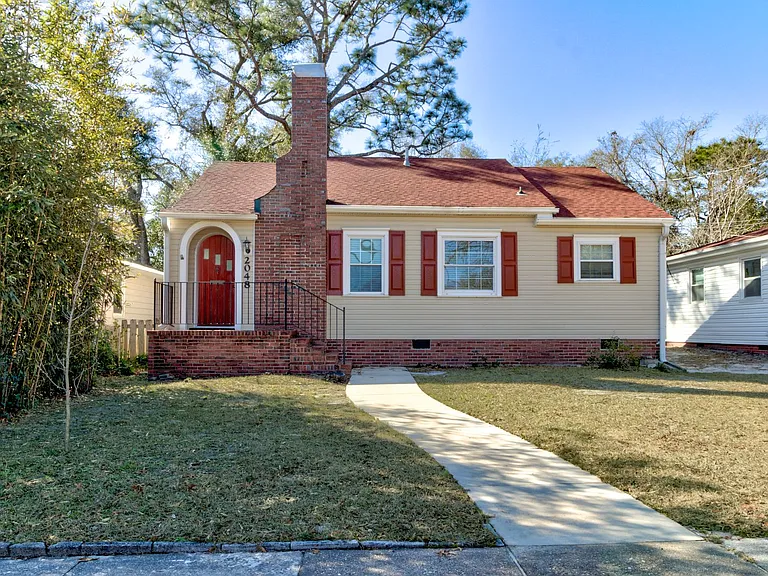 2048 Jefferson St — Photo 1