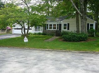 23 Cormier Rd, Lincoln, RI 02865