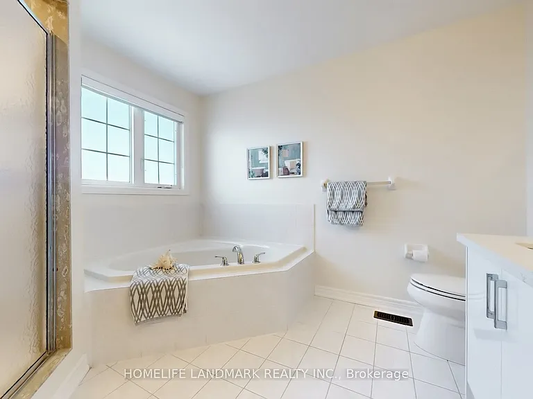 13 Woodway Ln — Photo 32
